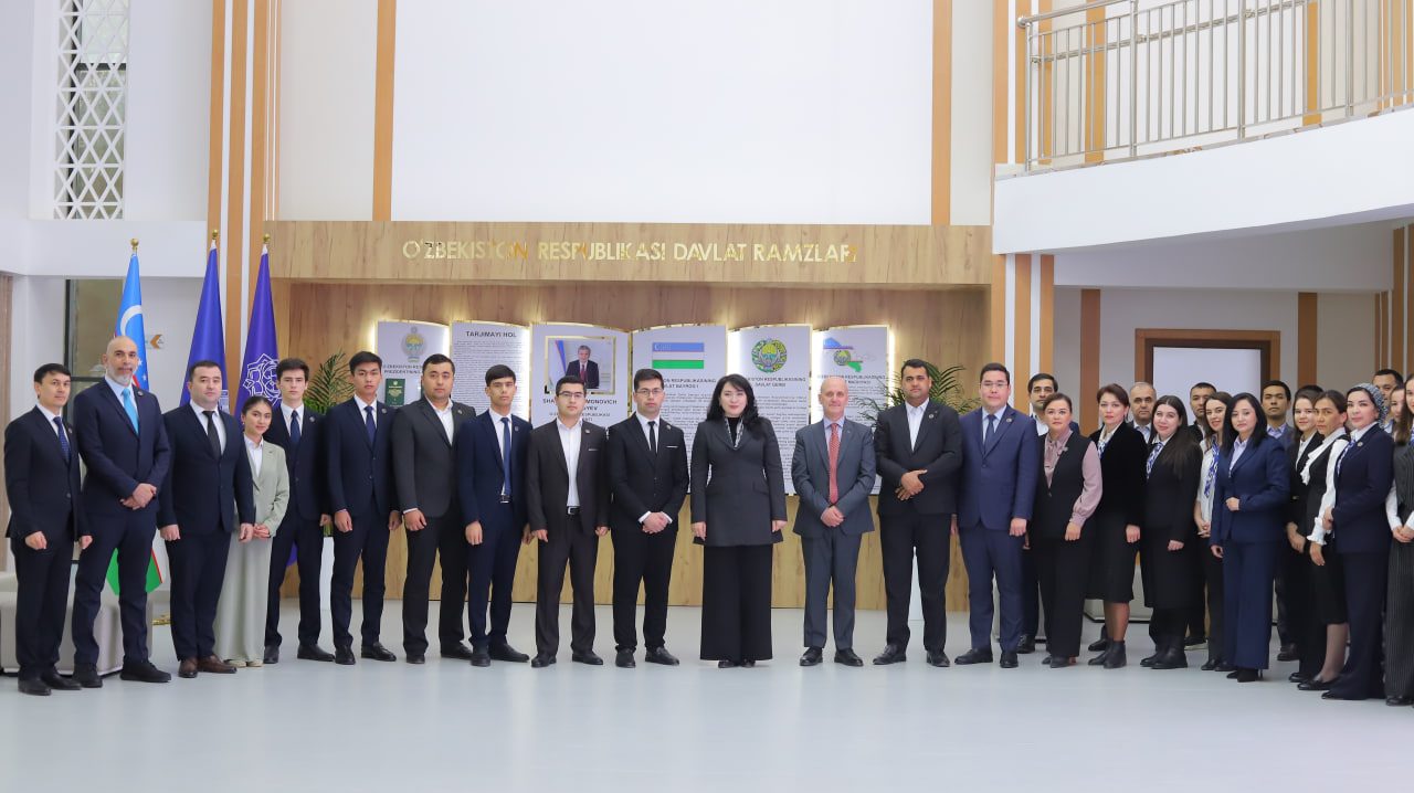 Hilola Umarova Al-Xorazmiy universitetida.